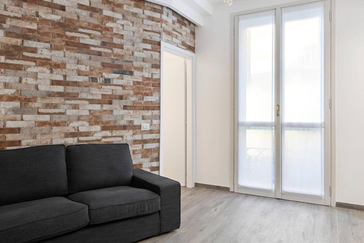 Modern And New Flat In Duomo Area Apartamento Milán