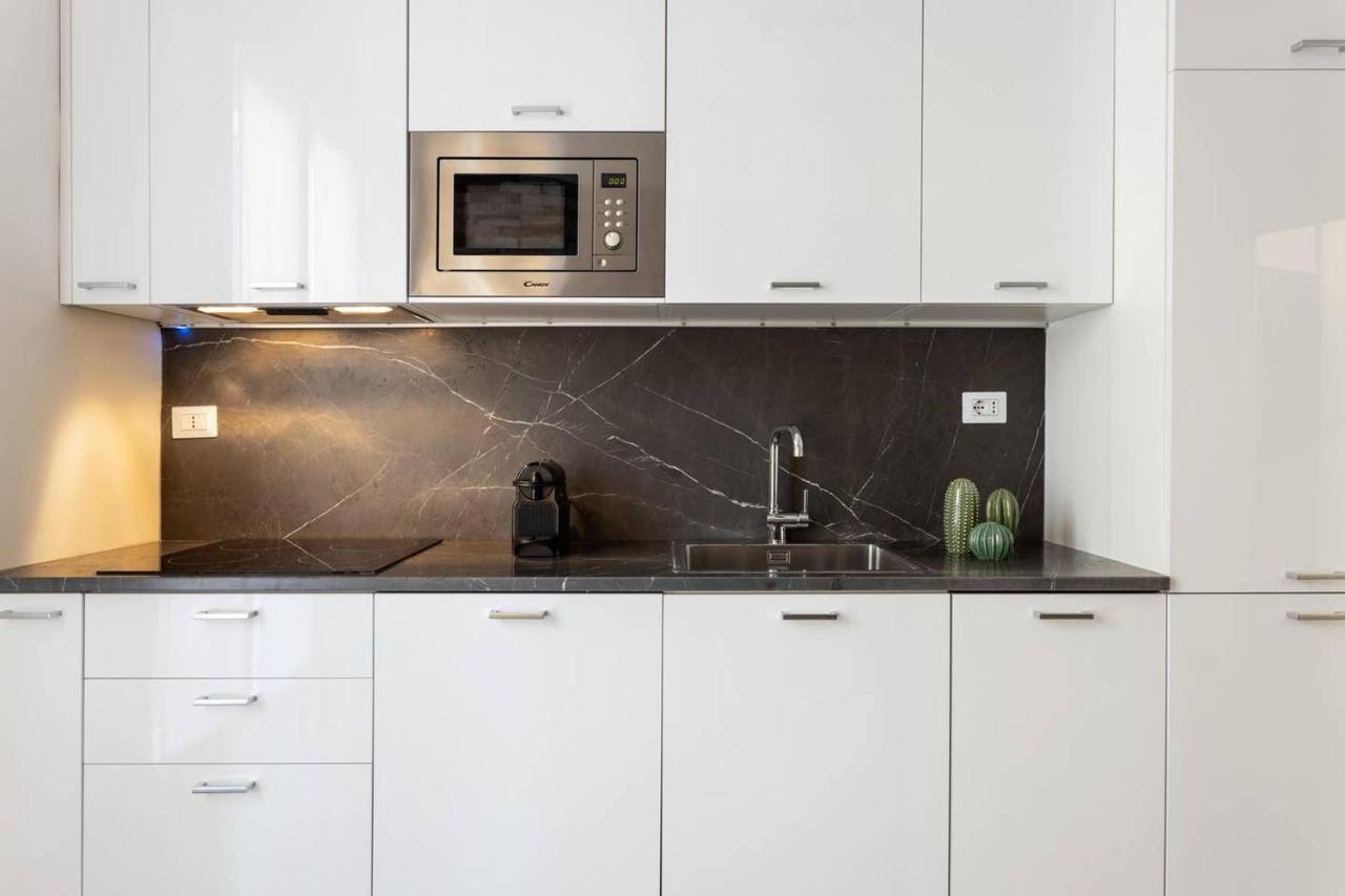 Modern And New Flat In Duomo Area Milán